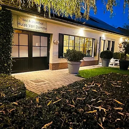 Bed & Breakfast Huize Damme 4*