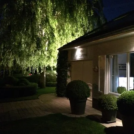 Bed and Breakfast Huize Damme 4*